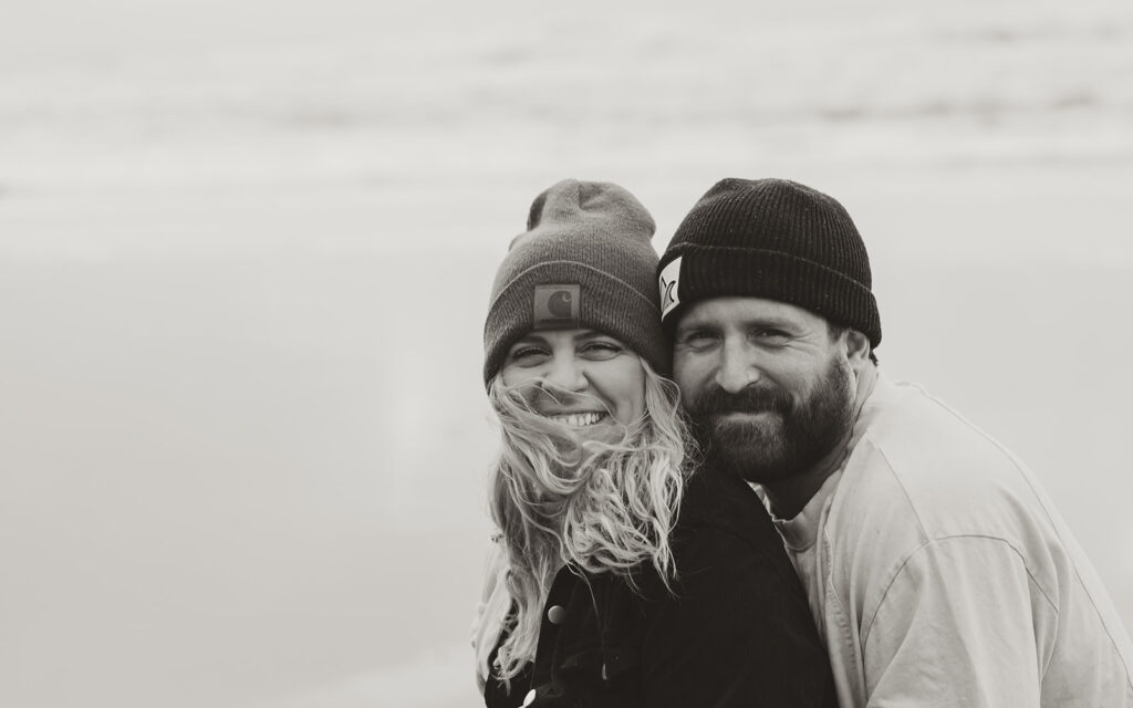 couples photos at the beach 