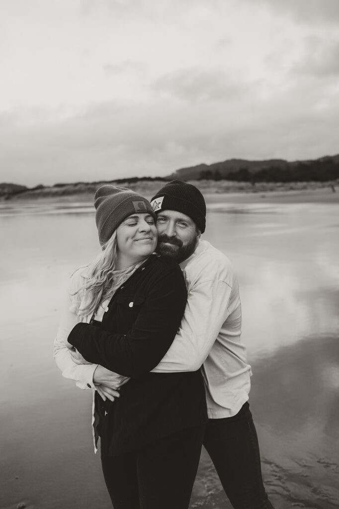 Oregon Beach Couples Photos 