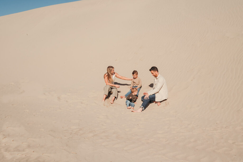 Family photos at the beach 