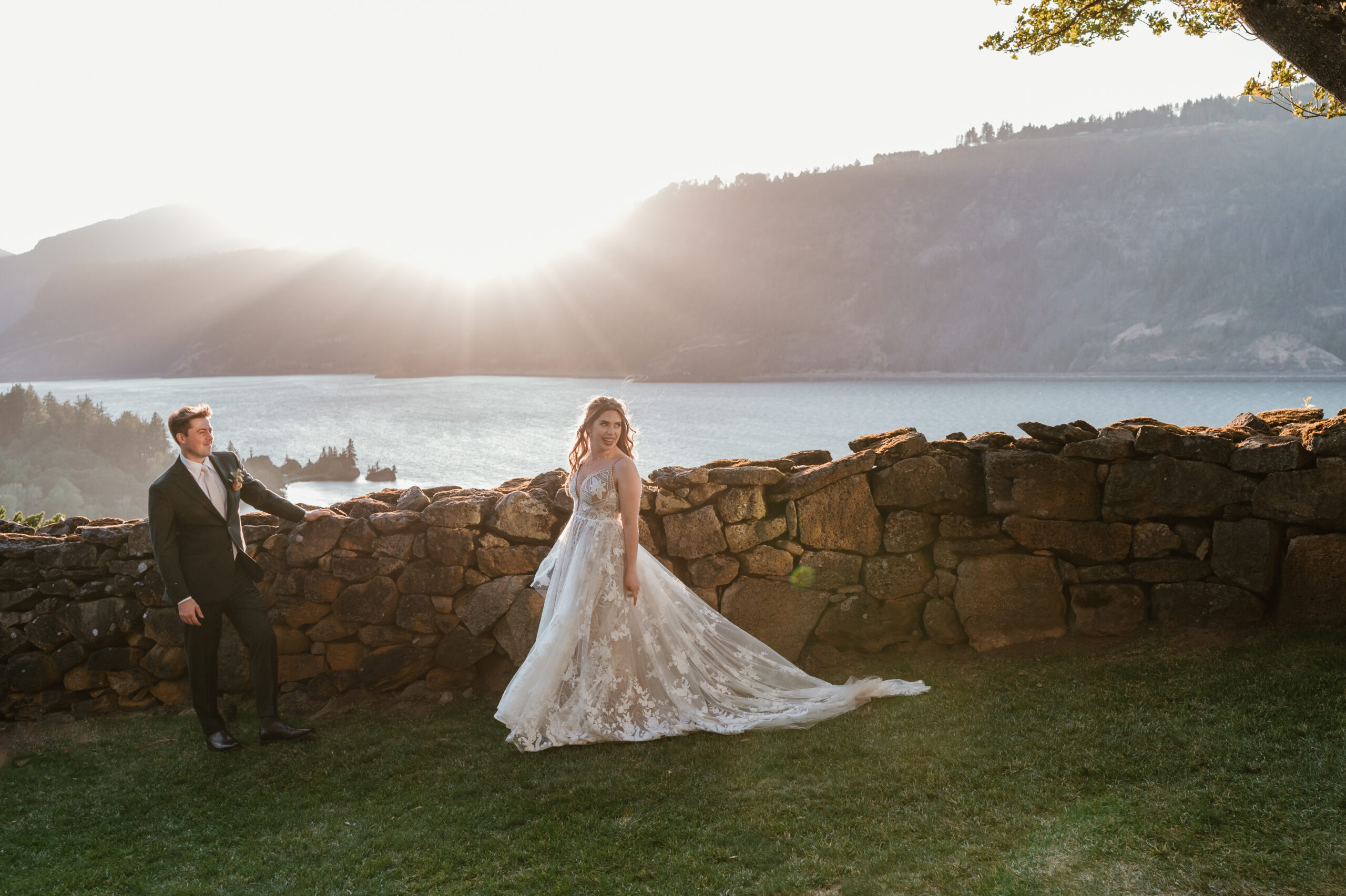 bride walking towards groom at the griffin house in hood river