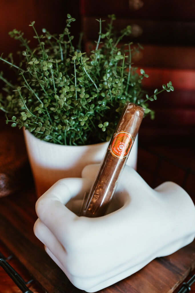 Cigar for groomsmen 